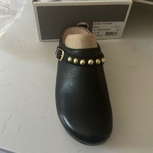 Dansko Britton tumbled in black